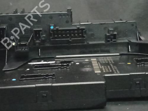 Used Fuse box Fuse box 38883313 38883313