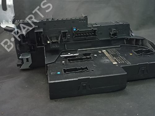 Used Fuse box Fuse box 38883738 38883738