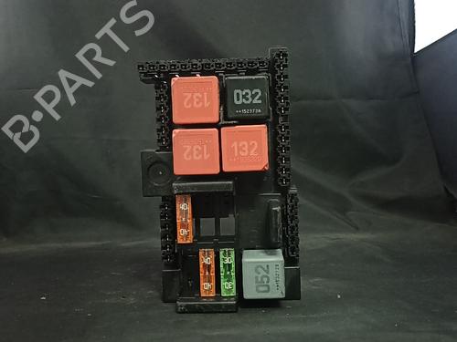 Used Fuse box Fuse box MERCEDES-BENZ C-CLASS (W205) C 220 BlueTEC / d (205.003) (163 hp) 38884431 38884431