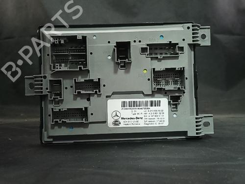 Used Fuse box Fuse box 38884751 38884751