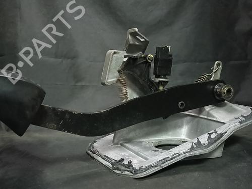 Used Break pedal Break pedal MERCEDES-BENZ S-CLASS (W140) 300 SE 2.8 (140.028) (197 hp) 38885344 38885344