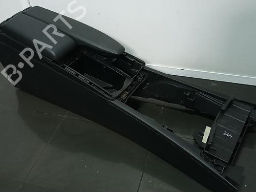 Used Armrest / Center console Armrest / Center console MERCEDES-BENZ C-CLASS T-Model (S204) C 200 CDI (204.207) (136 hp) 38885692 38885692