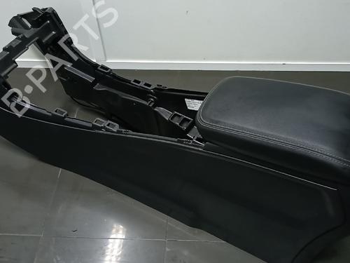 Used Armrest / Center console Armrest / Center console 38885696 38885696