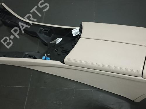 Used Armrest / Center console Armrest / Center console 38885698 38885698