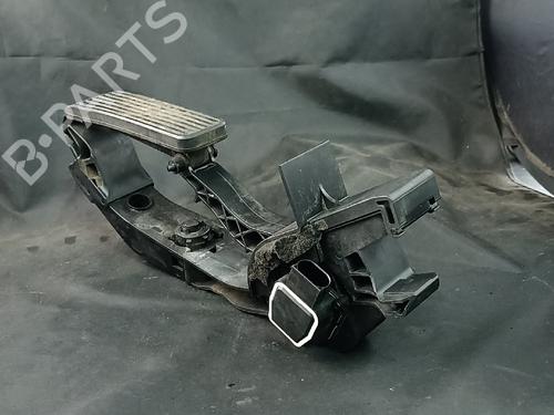 pedal-mercedes-benz-e-class-t-model-s211-2003-2004-2005-2006-2007-2008-2009-38886037 main image