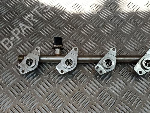 Used Injection rail Injection rail 38886171 38886171