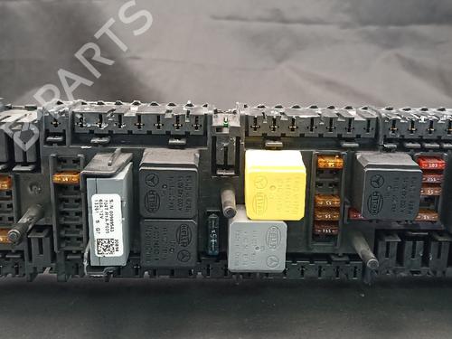 Used Fuse box Fuse box 38886398 38886398