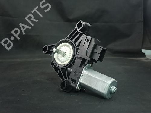 Used Right rear window motor Right rear window motor MERCEDES-BENZ C-CLASS T-Model (S205) C 180 BlueTEC / d (205.236) (116 hp) 38886639 38886639