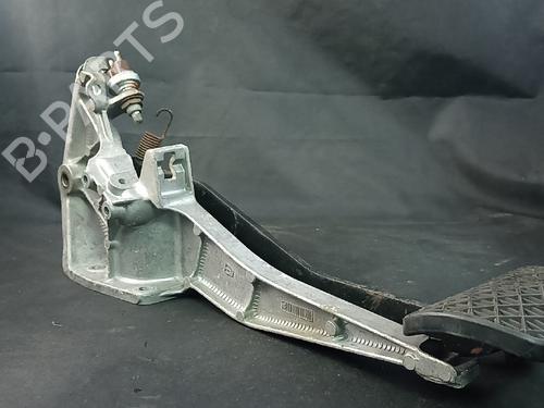 Used Break pedal Break pedal MERCEDES-BENZ S-CLASS (W126) 280 SE, SEL (126.022, 126.023) (185 hp) 38886752 38886752