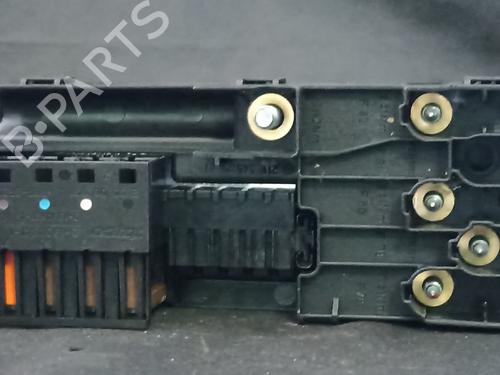 Used Fuse box Fuse box 38886918 38886918