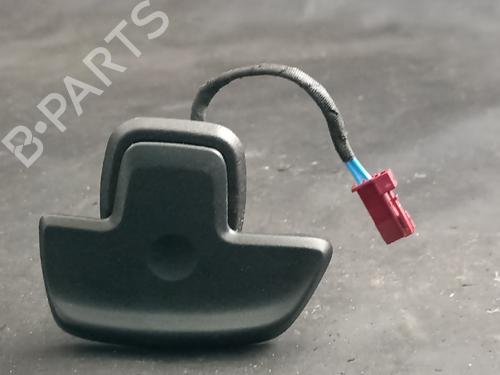 Used Steering wheel controls Steering wheel controls MERCEDES-BENZ C-CLASS T-Model (S205) C 200 d (205.201) (160 hp) 38887325 38887325