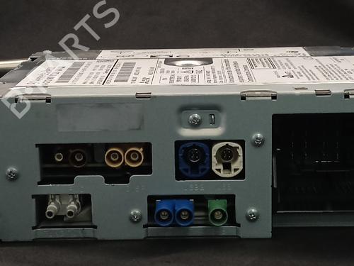 auto-radio-mercedes-benz-e-class-w213-2016-38887347 main image