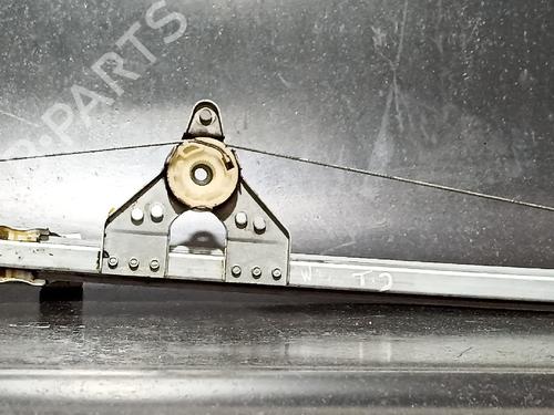 Used Rear right window mechanism Rear right window mechanism MERCEDES-BENZ C-CLASS (W202) C 220 D (202.121) (95 hp) 38888217 38888217