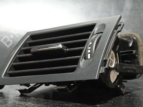 air-vent-mercedes-benz-c-class-w204-2007-2008-2009-2010-2011-2012-2013-2014-2015-38888236 main image