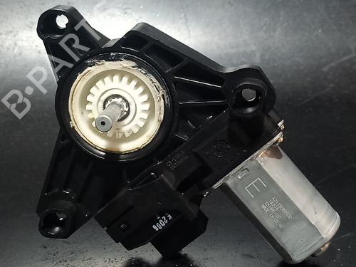 Used Left rear window motor Left rear window motor MERCEDES-BENZ C-CLASS (W205) C 200 BlueTEC / d (205.037) (136 hp) 38888261 38888261