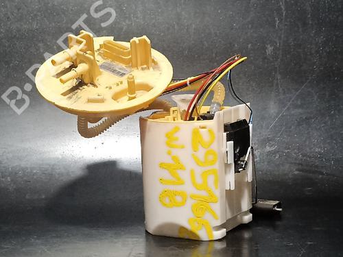 Used Fuel pump Fuel pump MERCEDES-BENZ CLA (C118) CLA 180 d (118.310) (116 hp) 38888339 38888339