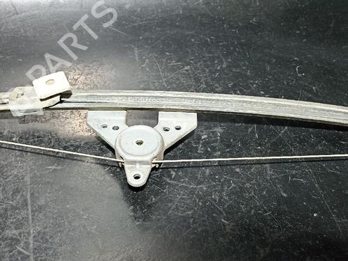 Used Rear right window mechanism Rear right window mechanism MERCEDES-BENZ C-CLASS (W202) C 220 D (202.121) (95 hp) 38889179 38889179