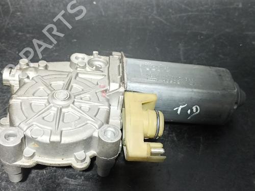 Used Right rear window motor Right rear window motor MERCEDES-BENZ S-CLASS (W140) S 300 Turbo-D (140.135) (177 hp) 38889224 38889224