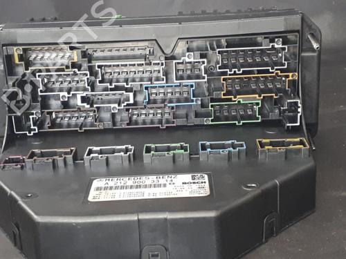 Used Fuse box Fuse box 38889313 38889313