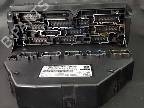 Used Fuse box Fuse box 38889331 38889331