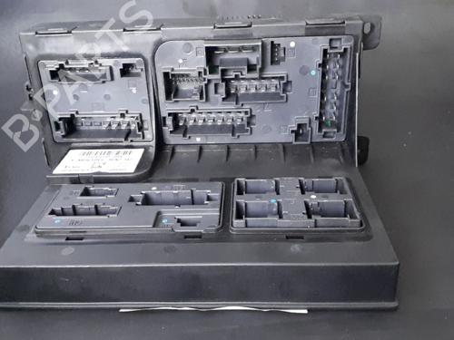 Used Fuse box Fuse box 38889337 38889337