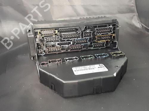 Used Fuse box Fuse box 38889346 38889346