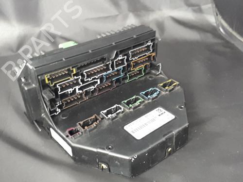 Used Fuse box Fuse box 38889348 38889348