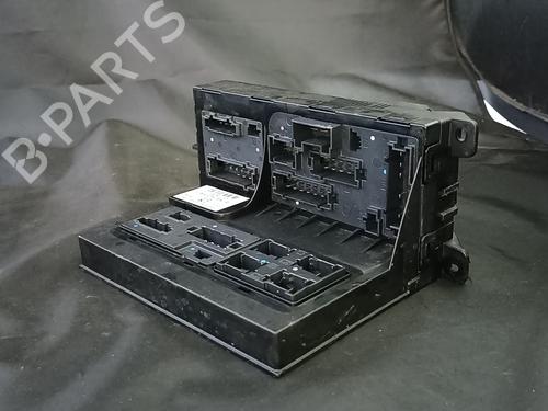 Used Fuse box Fuse box 38889355 38889355