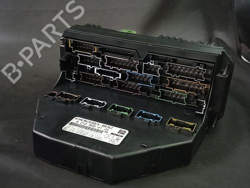 Used Fuse box Fuse box 38889358 38889358