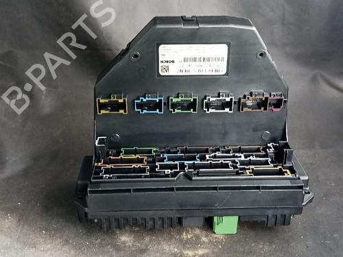 Used Fuse box Fuse box 38889362 38889362