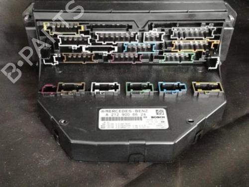 Used Fuse box Fuse box 38889365 38889365