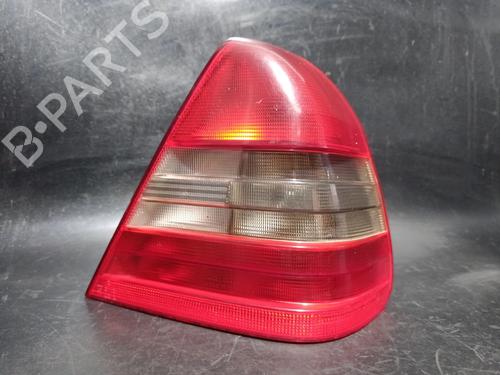 Used Right taillight Right taillight MERCEDES-BENZ C-CLASS (W202) C 220 D (202.121) (95 hp) 38890255 38890255