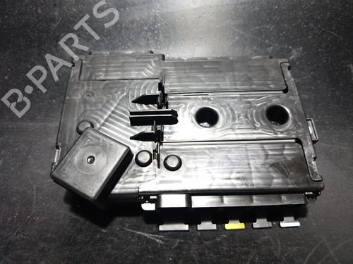 Used Fuse box Fuse box 38890283 38890283