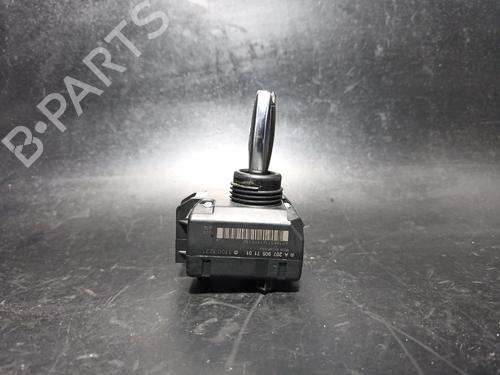 switch-mercedes-benz-c-class-t-model-s204-2007-2008-2009-2010-2011-2012-2013-2014-38890567 main image