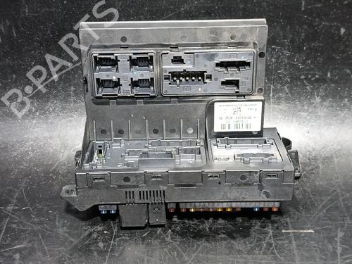 Used Fuse box Fuse box 38890993 38890993