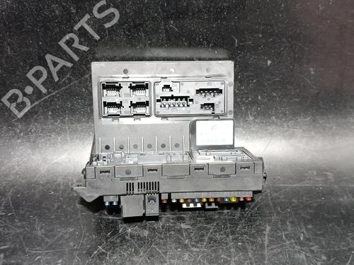 Used Fuse box Fuse box 38891431 38891431