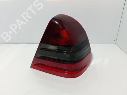 Used Right taillight Right taillight MERCEDES-BENZ C-CLASS (W202) C 220 CDI (202.133) (125 hp) 38890628 38890628