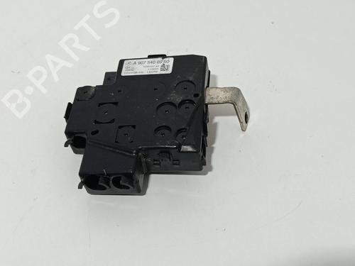 Used Fuse box Fuse box 38891618 38891618