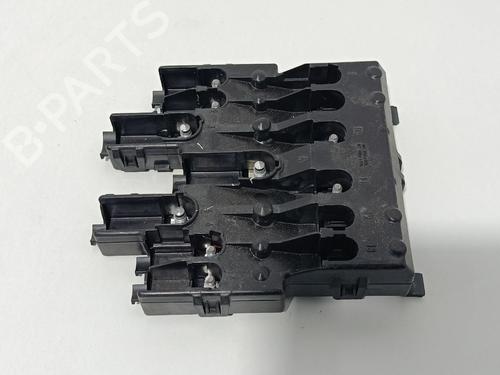 Used Fuse box Fuse box 38891694 38891694