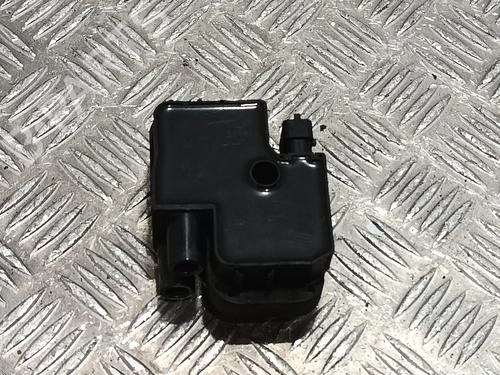 ignition-coil-mercedes-benz-s-class-coupe-c215-1999-2000-2001-2002-2003-2004-2005-2006-38891985 main image