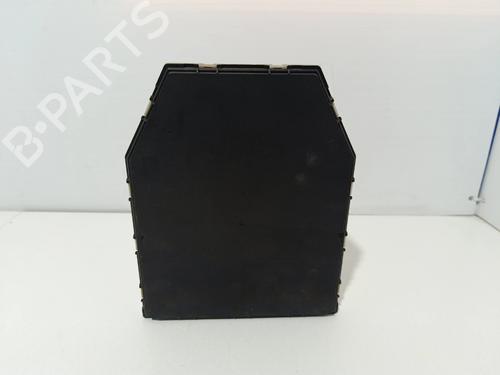 Used Fuse box Fuse box 38892499 38892499