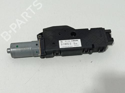 sunroof-engine-mercedes-benz-e-class-w213-2016-38892753 main image