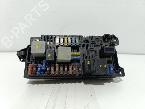 Used Fuse box Fuse box 38889319 38889319
