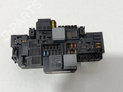 Used Fuse box Fuse box 38893850 38893850