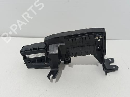 Used Fuse box Fuse box 38895040 38895040