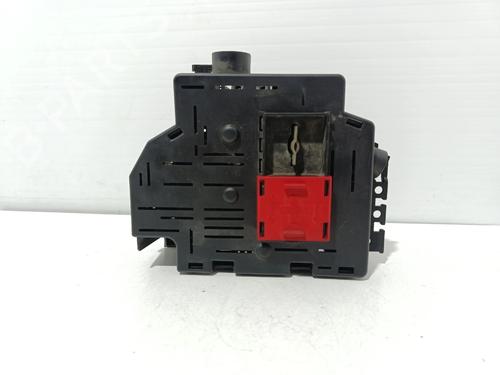 Used Fuse box Fuse box 39104446 39104446