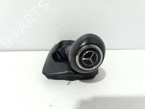 Used Shift knob Shift knob MERCEDES-BENZ C-CLASS (W204) C 200 CDI (204.001) (136 hp) 39566863 39566863