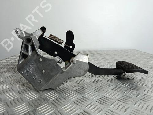 Used Break pedal Break pedal MERCEDES-BENZ E-CLASS (W210) E 300 D (210.020) (136 hp) 40043211 40043211