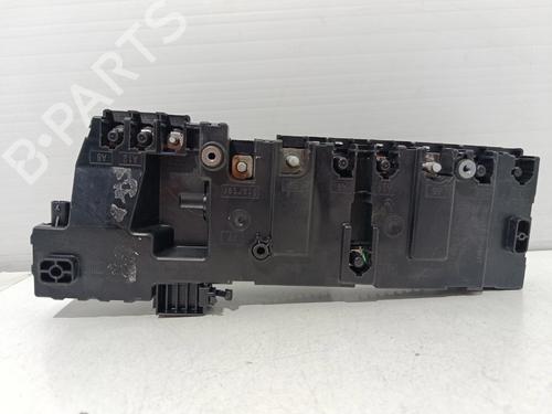 Used Fuse box Fuse box MERCEDES-BENZ VITO Mixto (Double Cabin) (W447) 116 CDI (447.701, 447.703, 447.705) (163 hp) 40020200 40020200