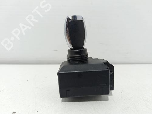 switch-mercedes-benz-c-class-w204-2007-2008-2009-2010-2011-2012-2013-2014-2015-40357355 main image